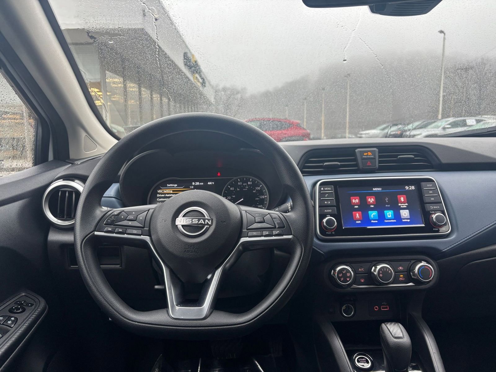 Used 2025 Nissan Versa SV image 33