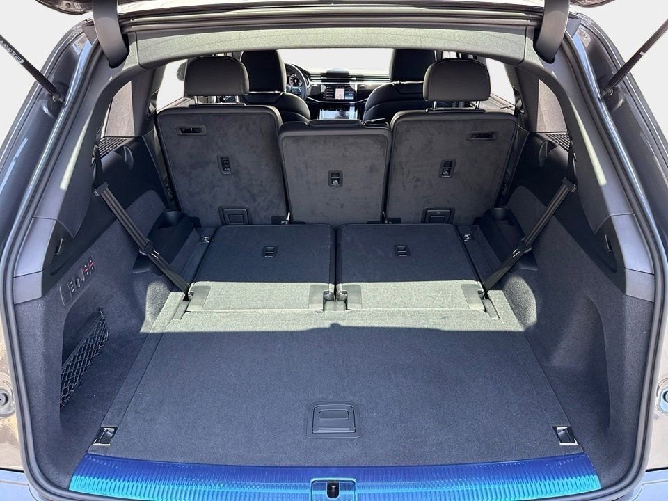 New 2025 Audi Q7 3.0T Prestige image 7