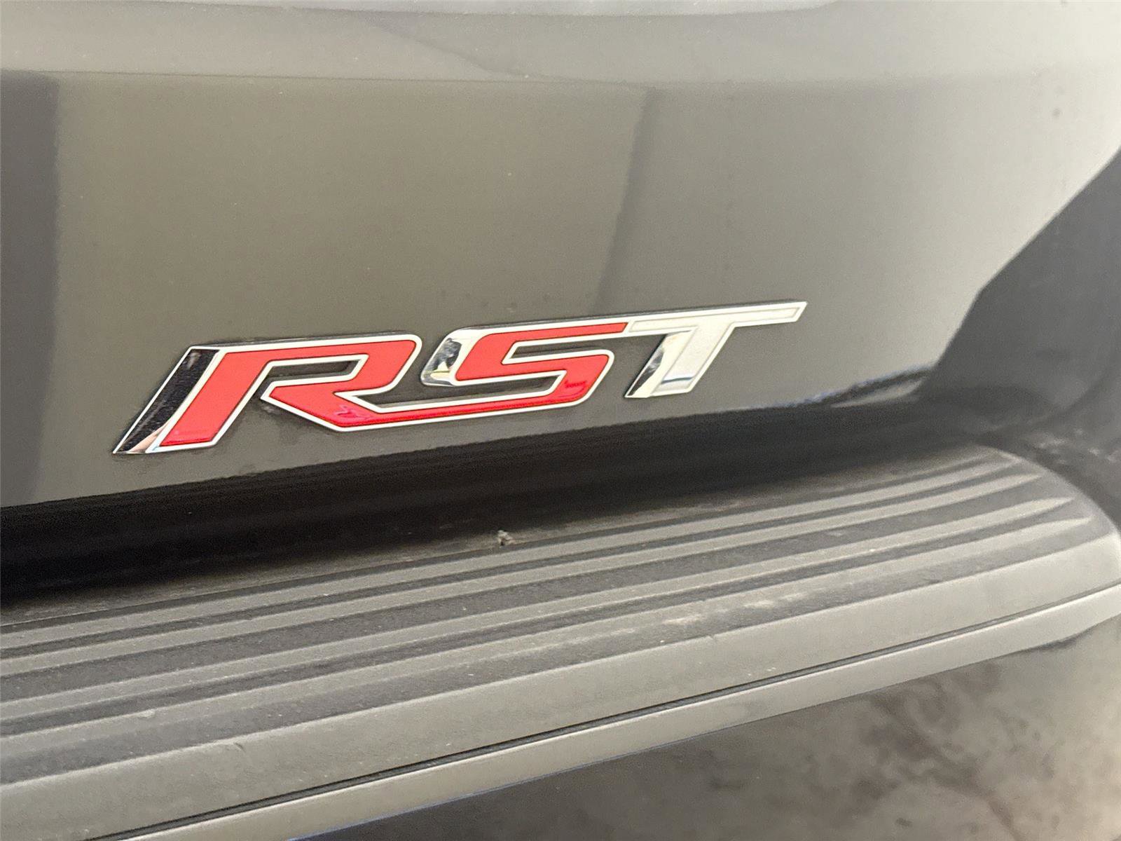 Used 2024 Chevrolet Suburban RST w/ Luxury Package RWD image 20