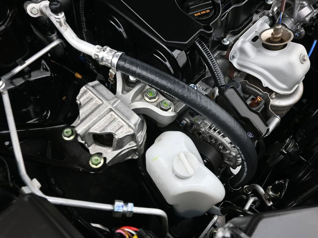 Used 2025 Honda HR-V Sport image 23