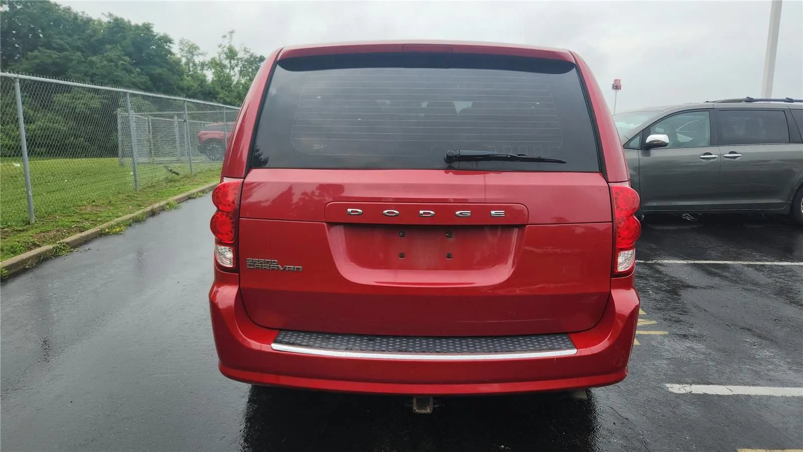 Used 2014 Dodge Grand Caravan American Value Package FWD image 3