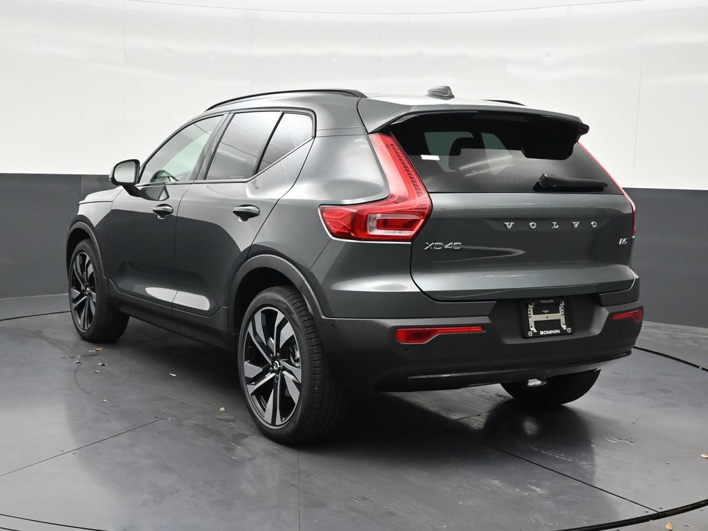 New 2026 Volvo XC40 B5 Plus AWD/4WD image 3
