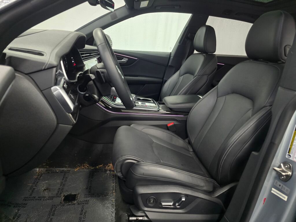 Used 2024 Audi Q8 Prestige w/ Prestige Package image 13
