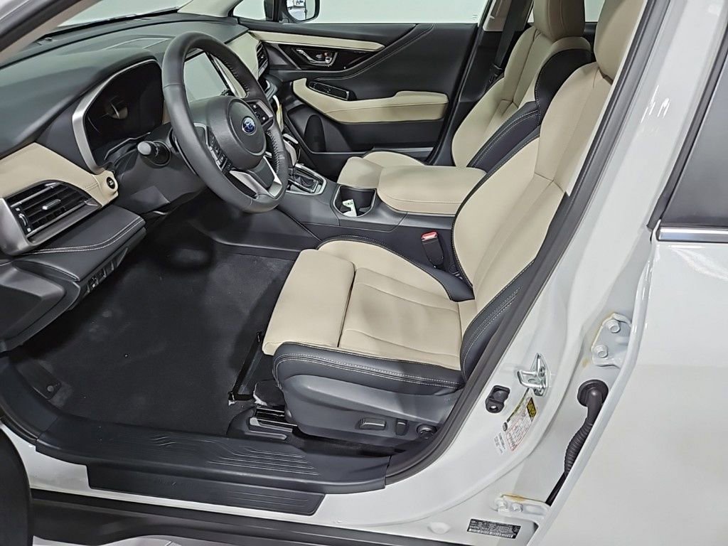 Used 2025 Subaru Outback Limited image 11