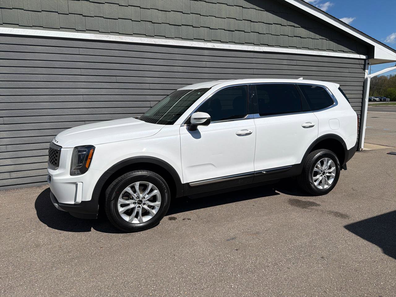 Used 2020 Kia Telluride LX FWD image 10