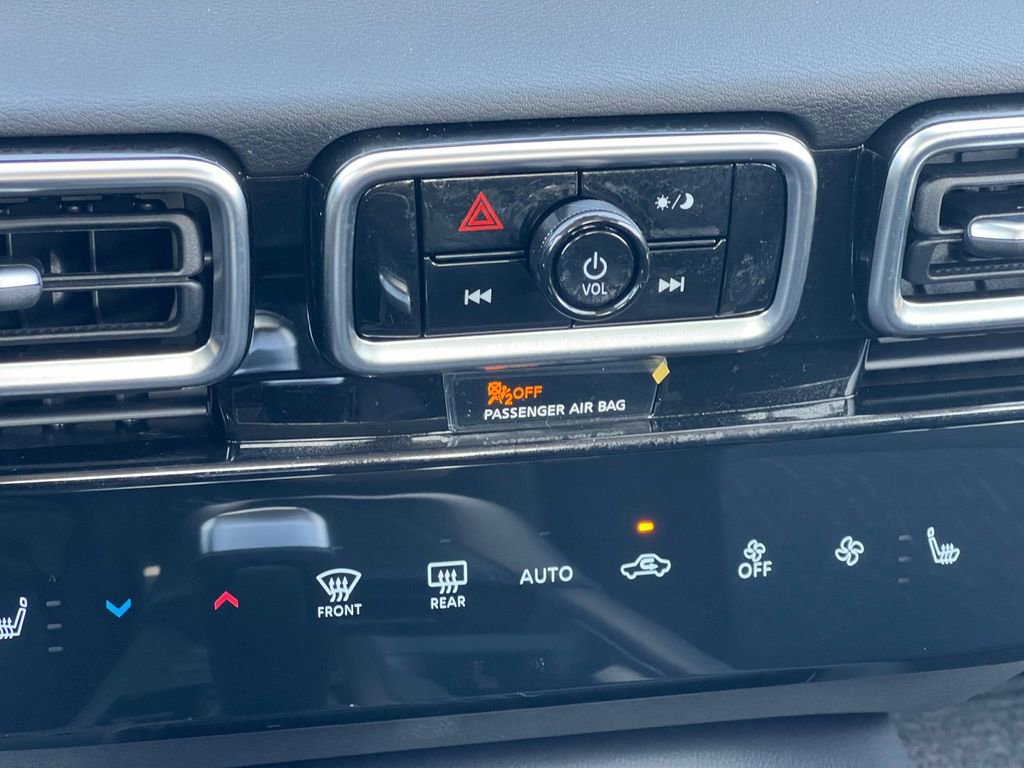 New 2026 Nissan Sentra SV w/ SV Convenience Package FWD image 5