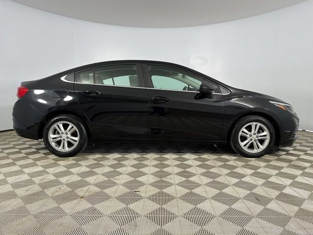Used 2017 Chevrolet Cruze LT w/ Convenience Package image 8