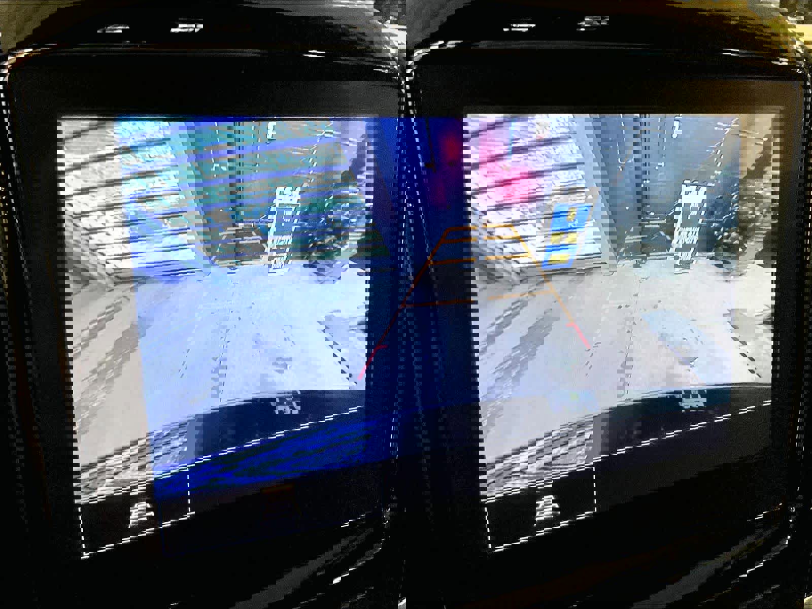 Used 2023 Chevrolet Traverse LT image 20