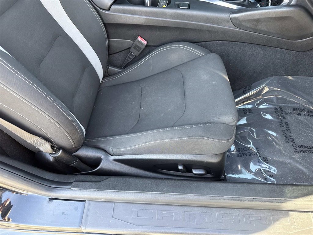 Used 2020 Chevrolet Camaro LT image 26