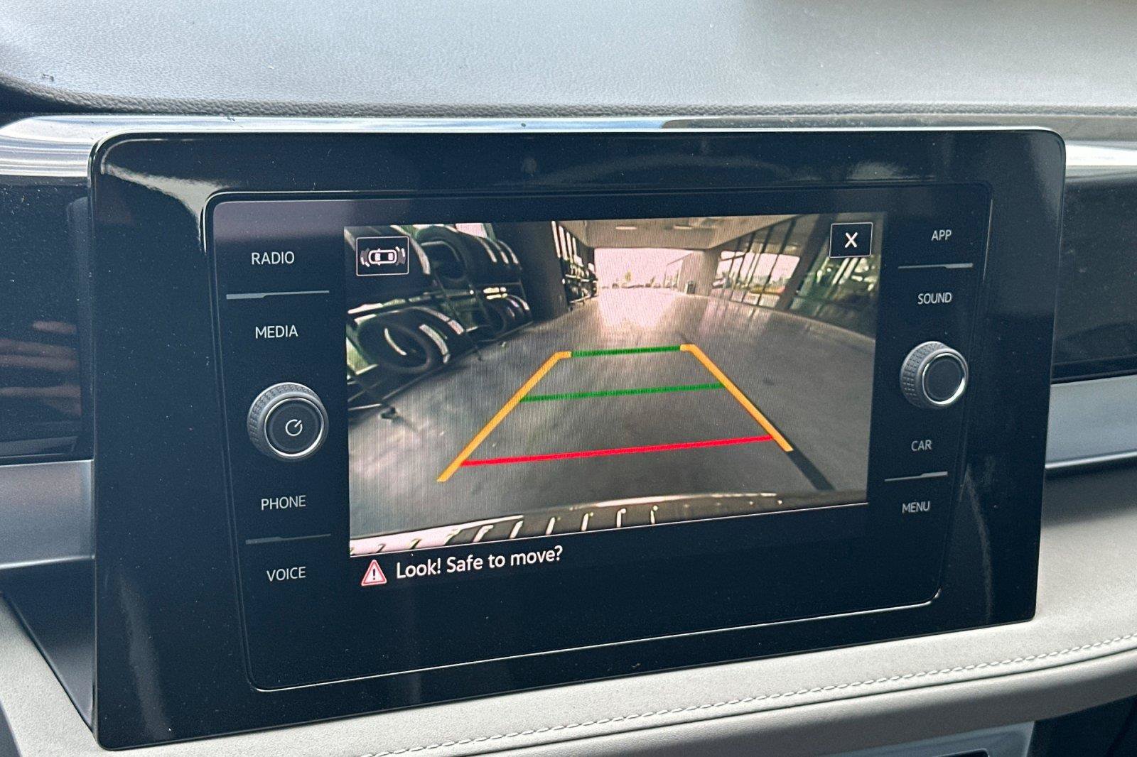 New 2026 Volkswagen Taos SE FWD image 19