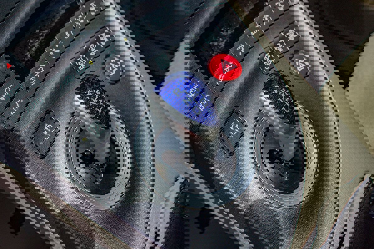 Used 2015 Toyota Prius Three FWD image 27