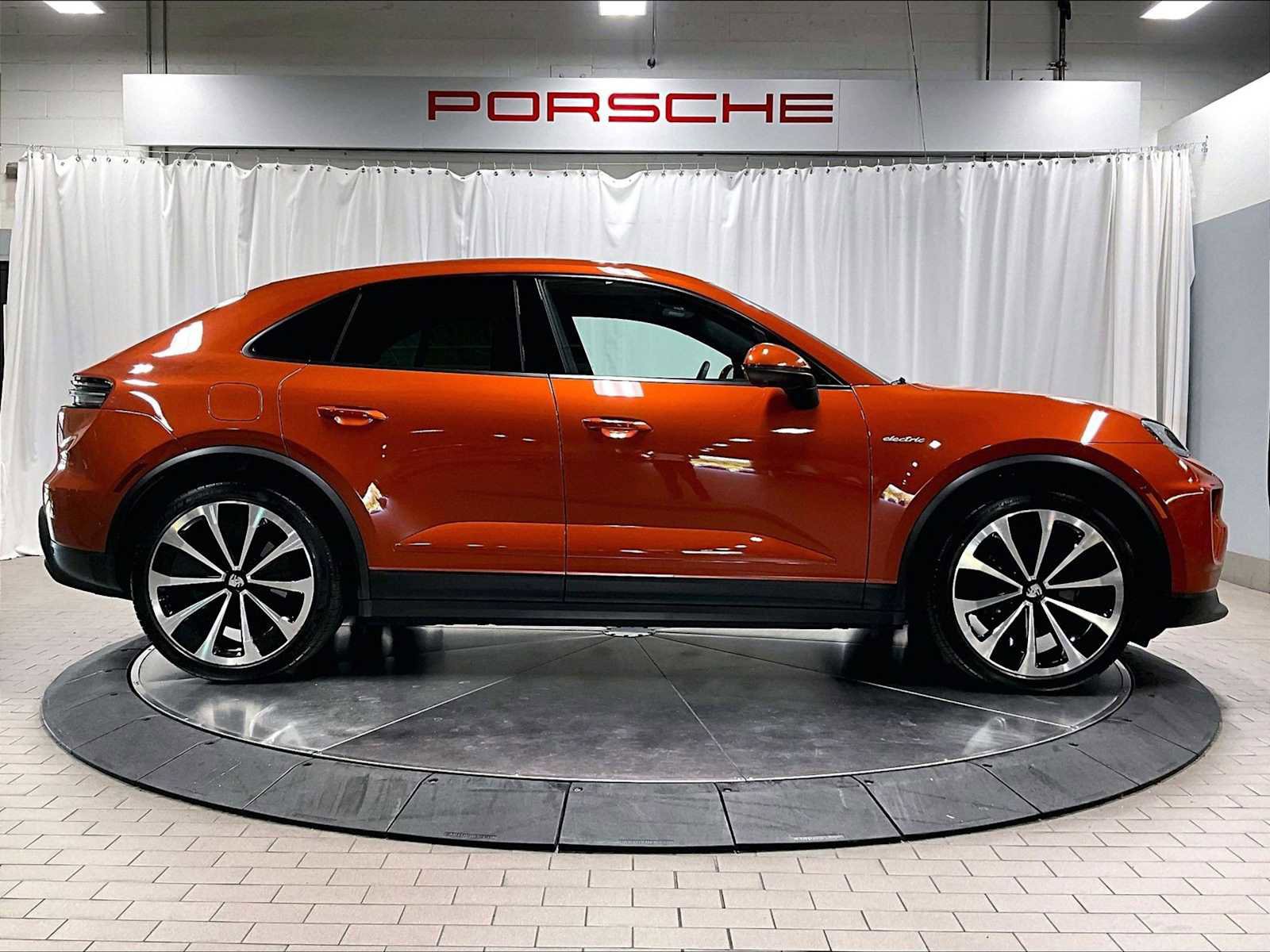 Used 2025 Porsche Macan Electric image 11
