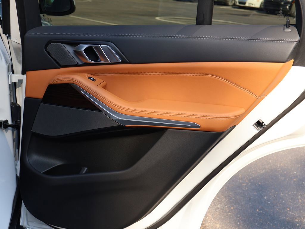 New 2026 BMW X5 xDrive40i w/ Climate Comfort Package image 18