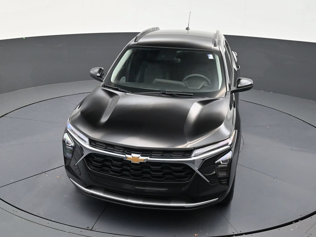 Used 2025 Chevrolet Trax LT FWD image 16