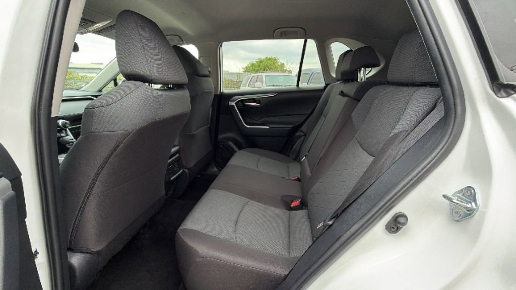 Certified 2025 Toyota RAV4 XLE image 34