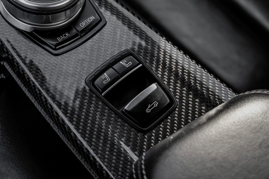 Used 2018 BMW M4 Convertible image 29