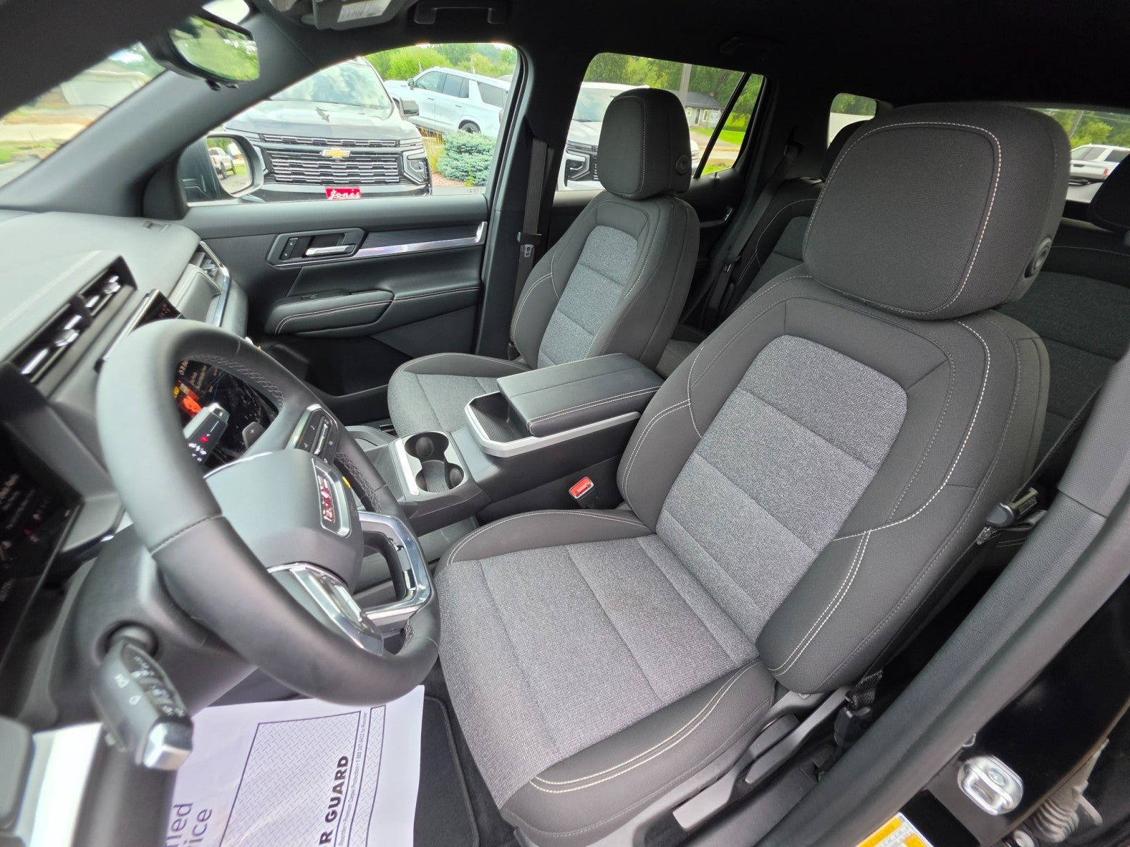 Used 2025 GMC Terrain Elevation w/ Technology Package II AWD/4WD image 29