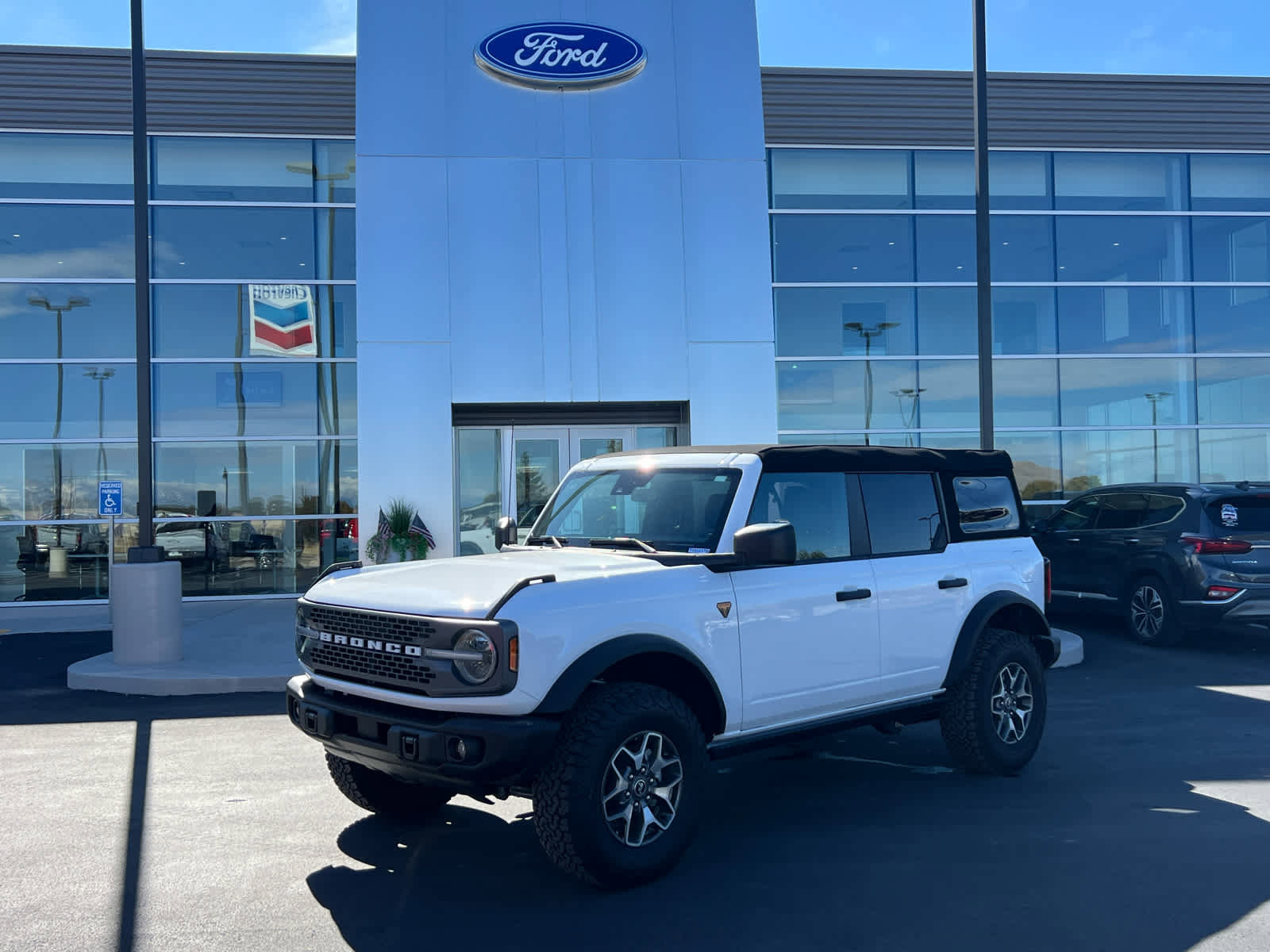 Certified 2023 Ford Bronco Badlands AWD/4WD image 1