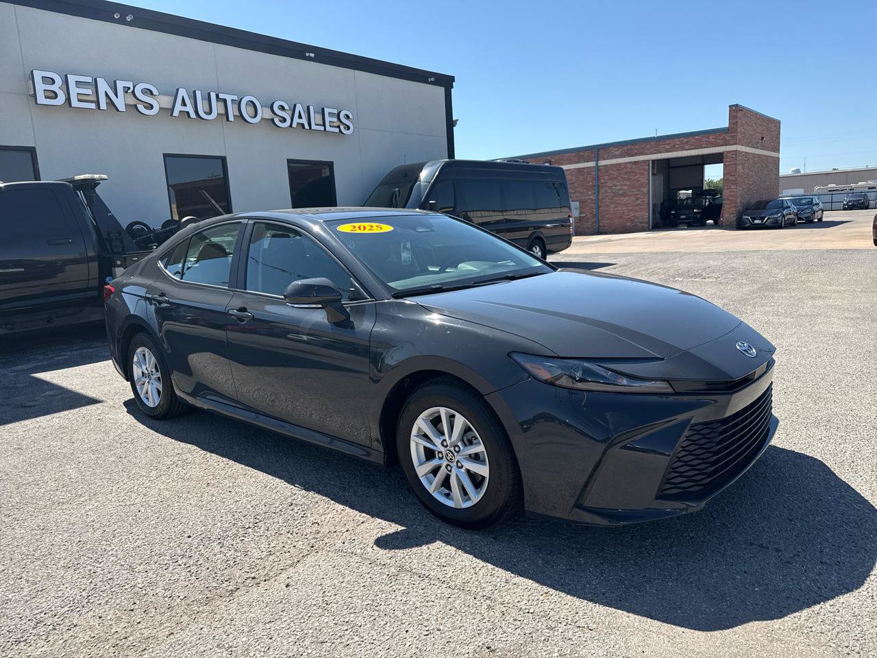 Used 2025 Toyota Camry LE FWD image 4