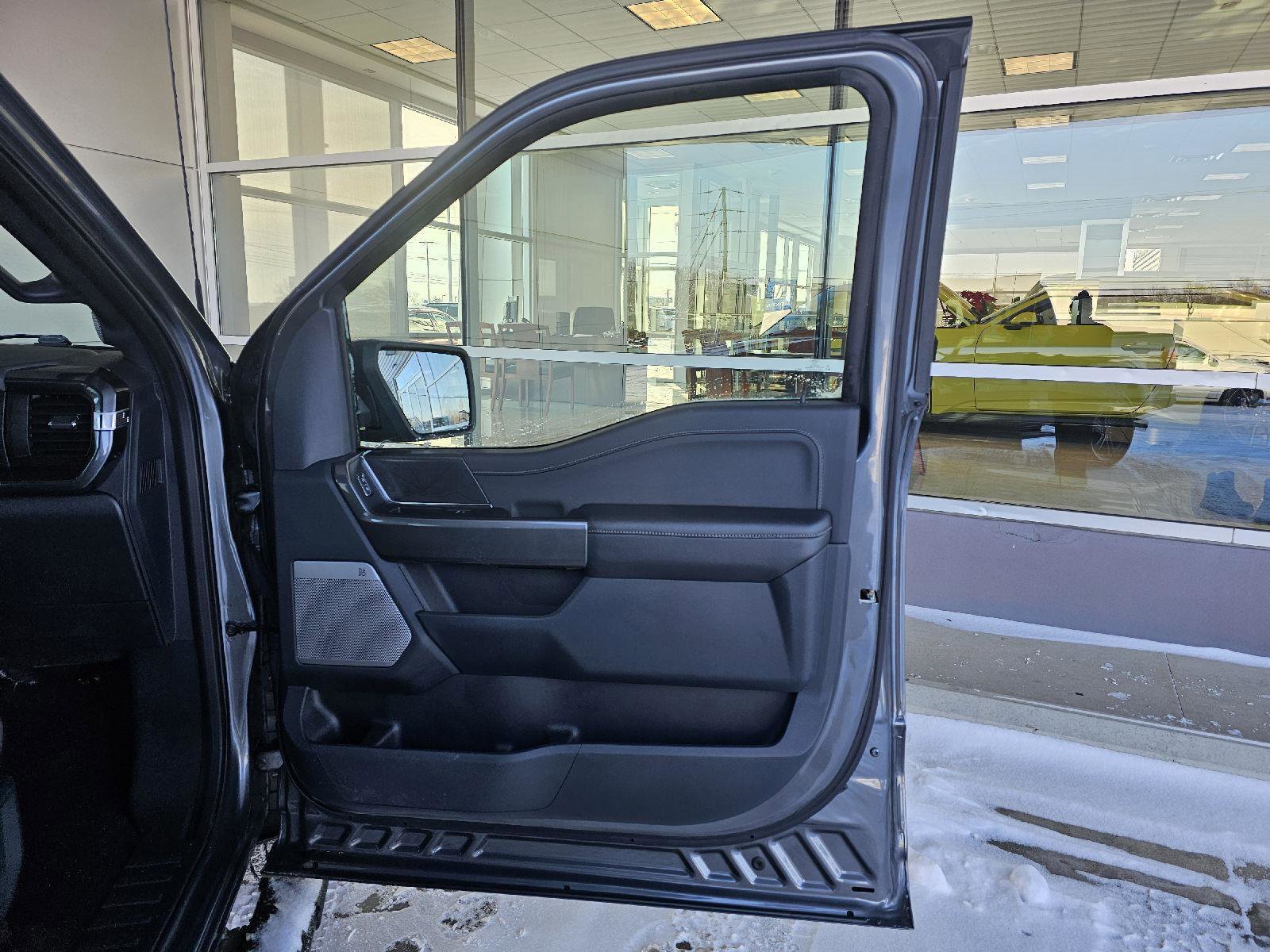 Used 2022 Ford F150 XLT w/ Equipment Group 302A High image 12