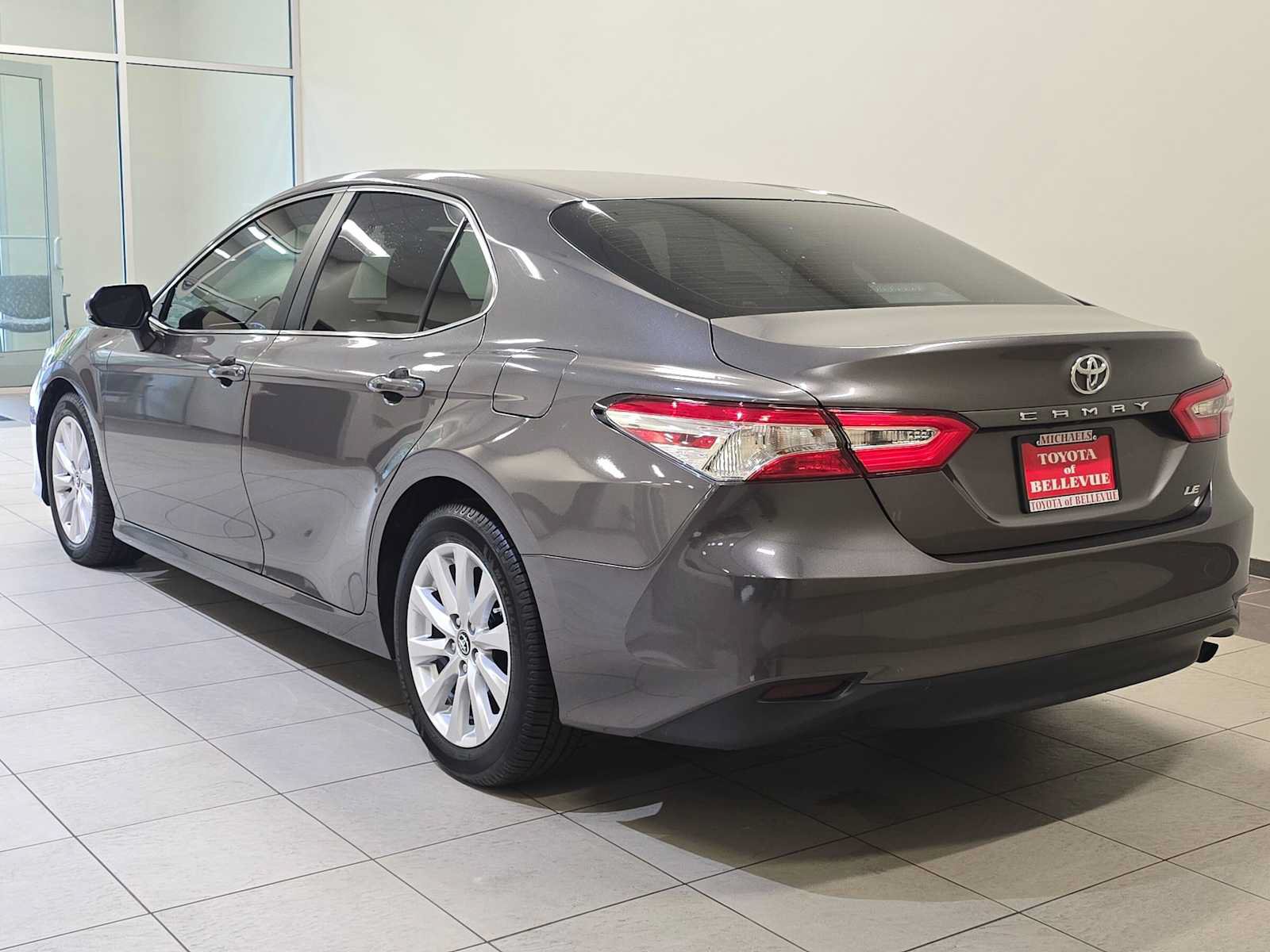 Used 2018 Toyota Camry LE FWD image 4