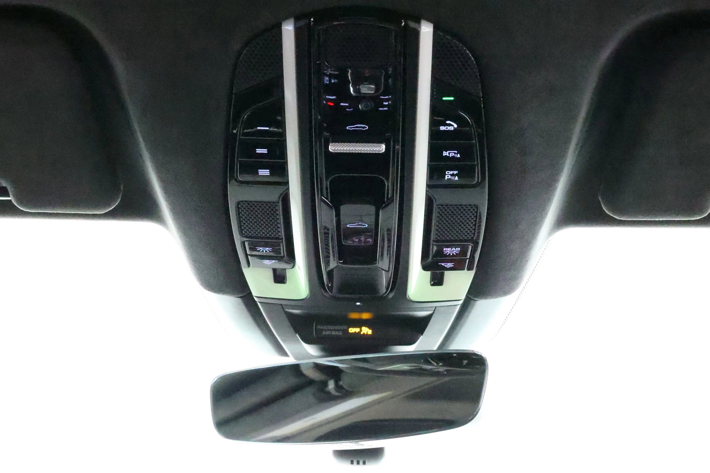 Used 2020 Porsche Cayenne Turbo image 41