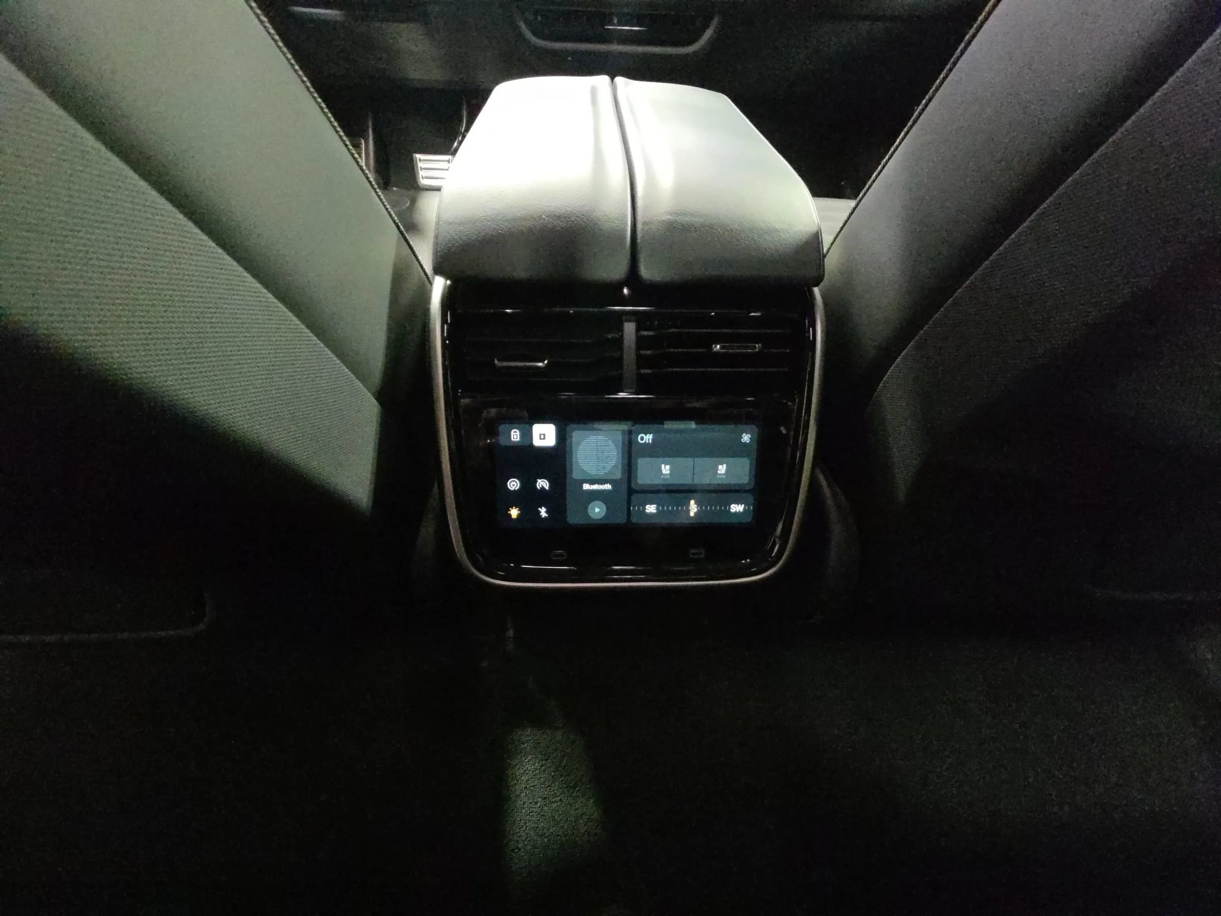 Used 2024 Rivian R1T Adventure AWD/4WD image 34