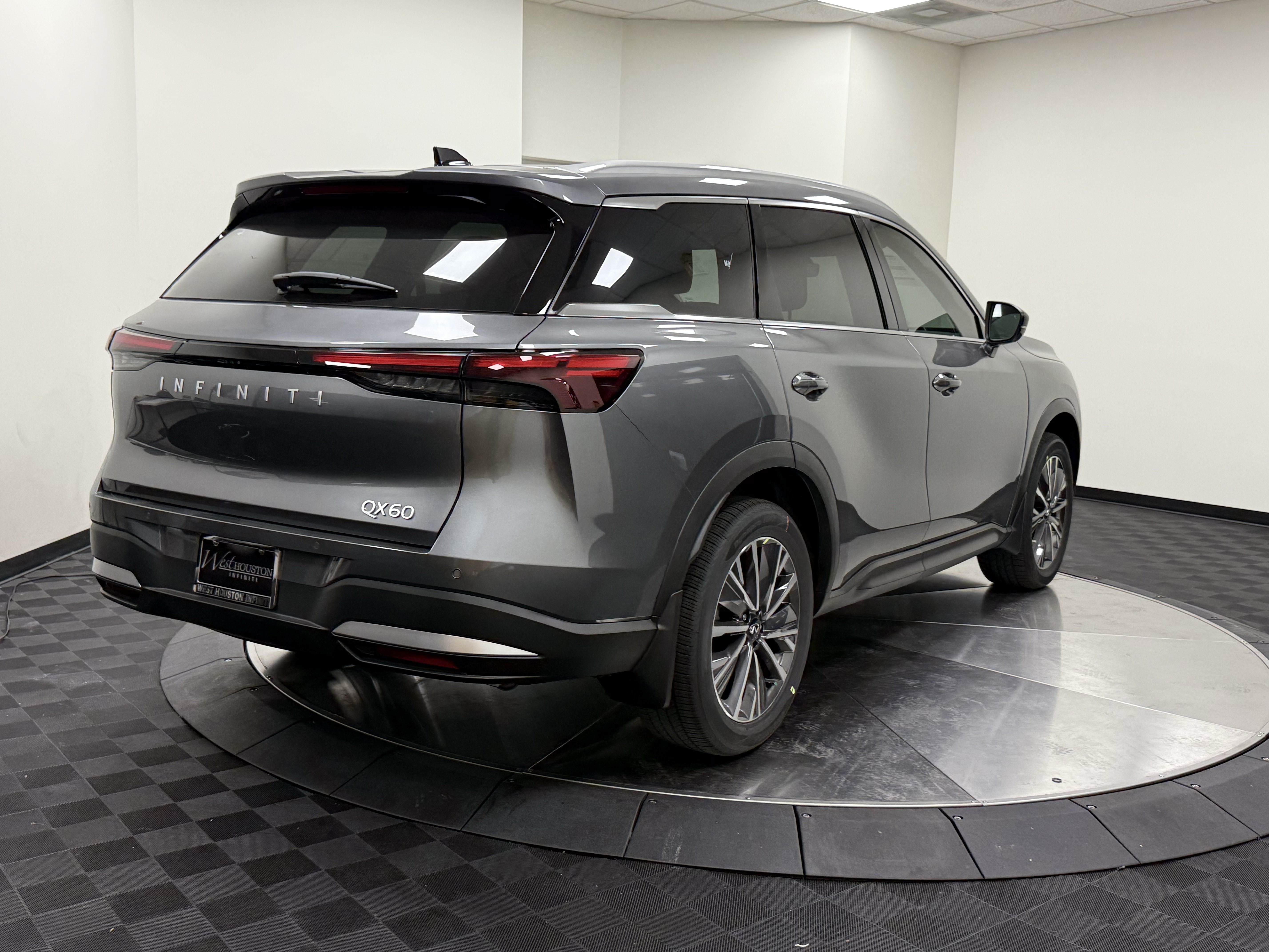 Certified 2027 INFINITI QX60 Luxe w/ Cargo Package FWD image 8