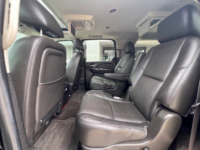 Used 2014 Cadillac Escalade ESV Luxury RWD image 36