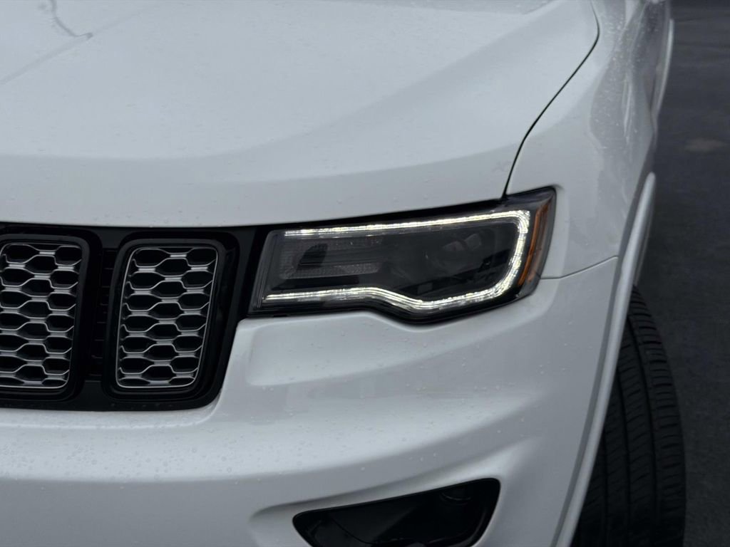 Used 2022 Jeep Grand Cherokee Laredo X AWD/4WD image 10