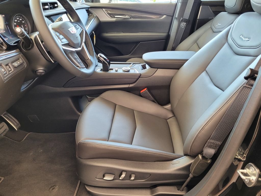 New 2026 Cadillac XT5 Sportv w/ LPO, Onyx Lite Package AWD/4WD image 9