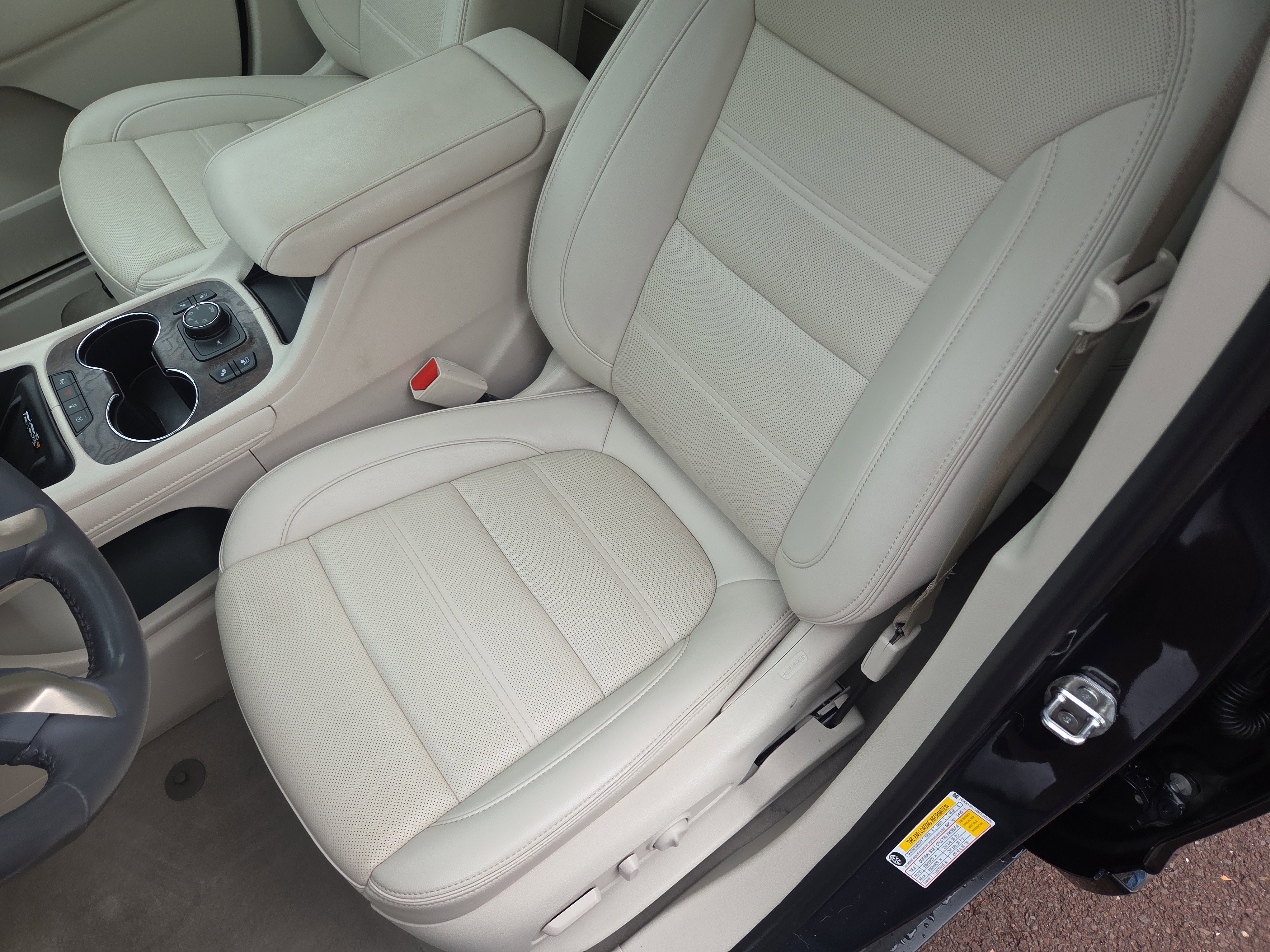 Used 2021 GMC Acadia Denali w/ Denali Ultimate Package AWD/4WD image 13