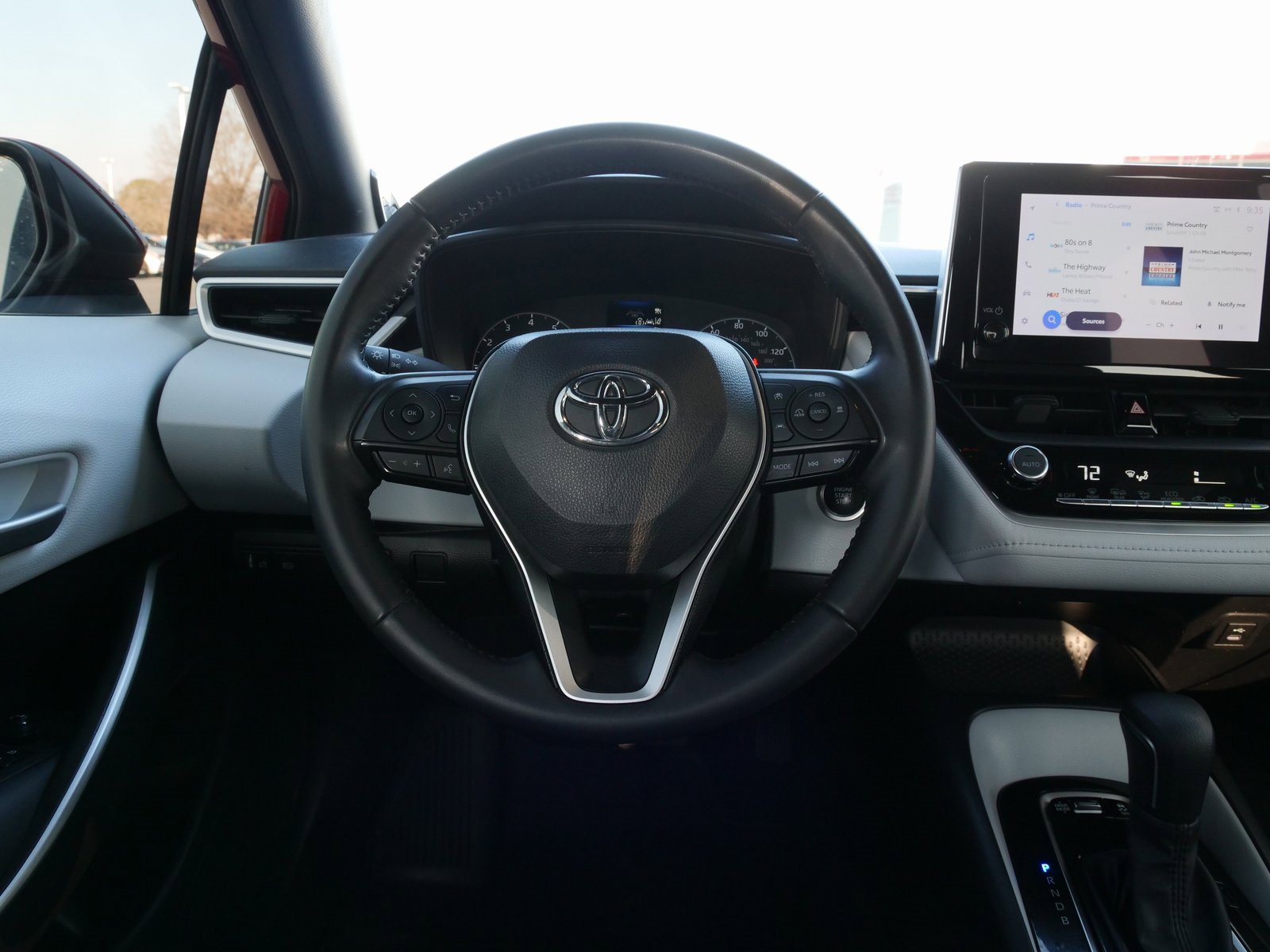 Used 2023 Toyota Corolla SE w/ SE Premium Package image 21