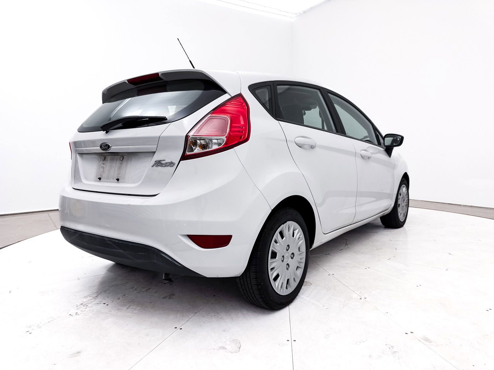 Used 2017 Ford Fiesta S image 12