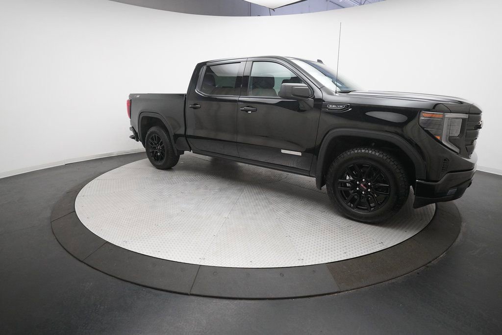 Used 2025 GMC Sierra 1500 Elevation image 13