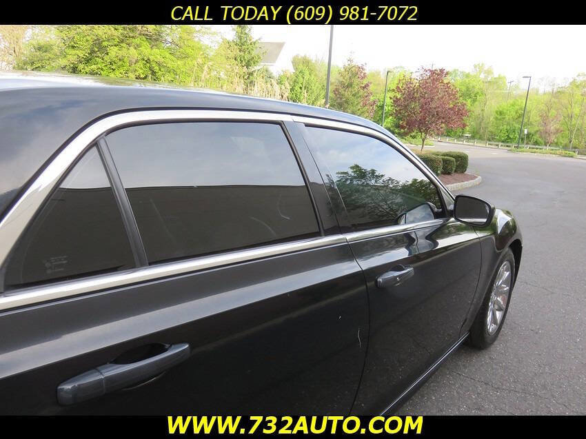 Used 2012 Chrysler 300 C RWD image 16