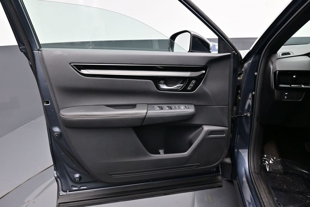Used 2025 Honda CR-V Sport Touring image 18