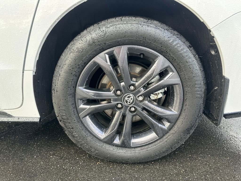 Used 2025 Toyota Sienna XSE w/ XSE Plus Package image 29