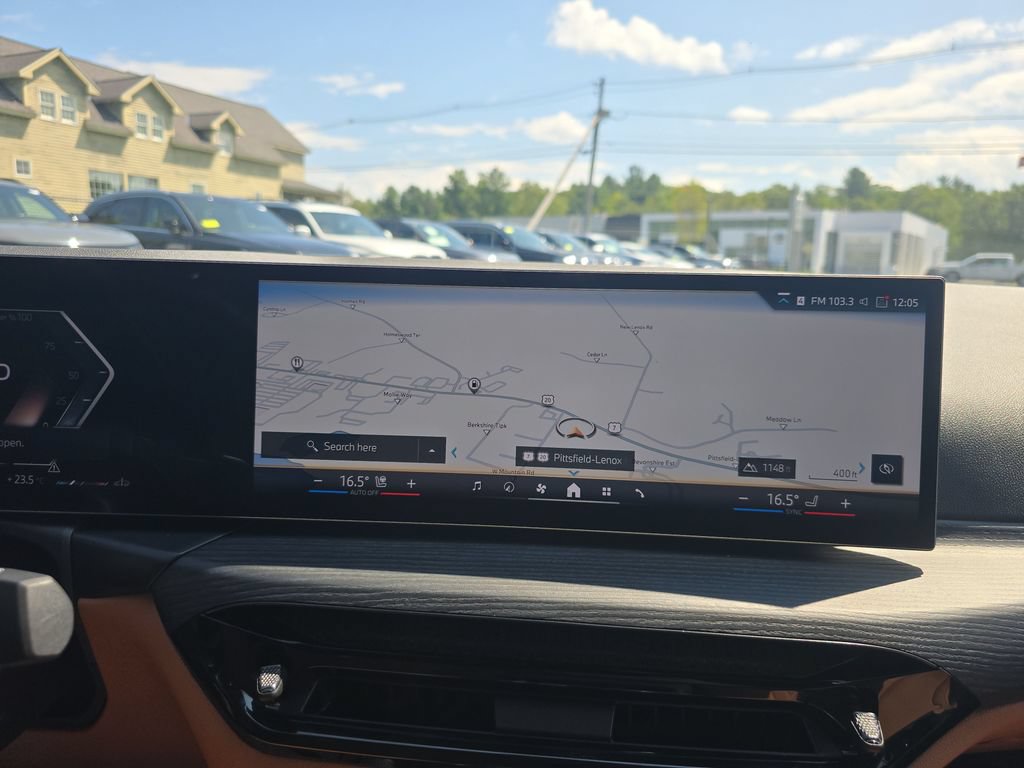 Certified 2025 BMW 330i xDrive Sedan AWD/4WD image 19