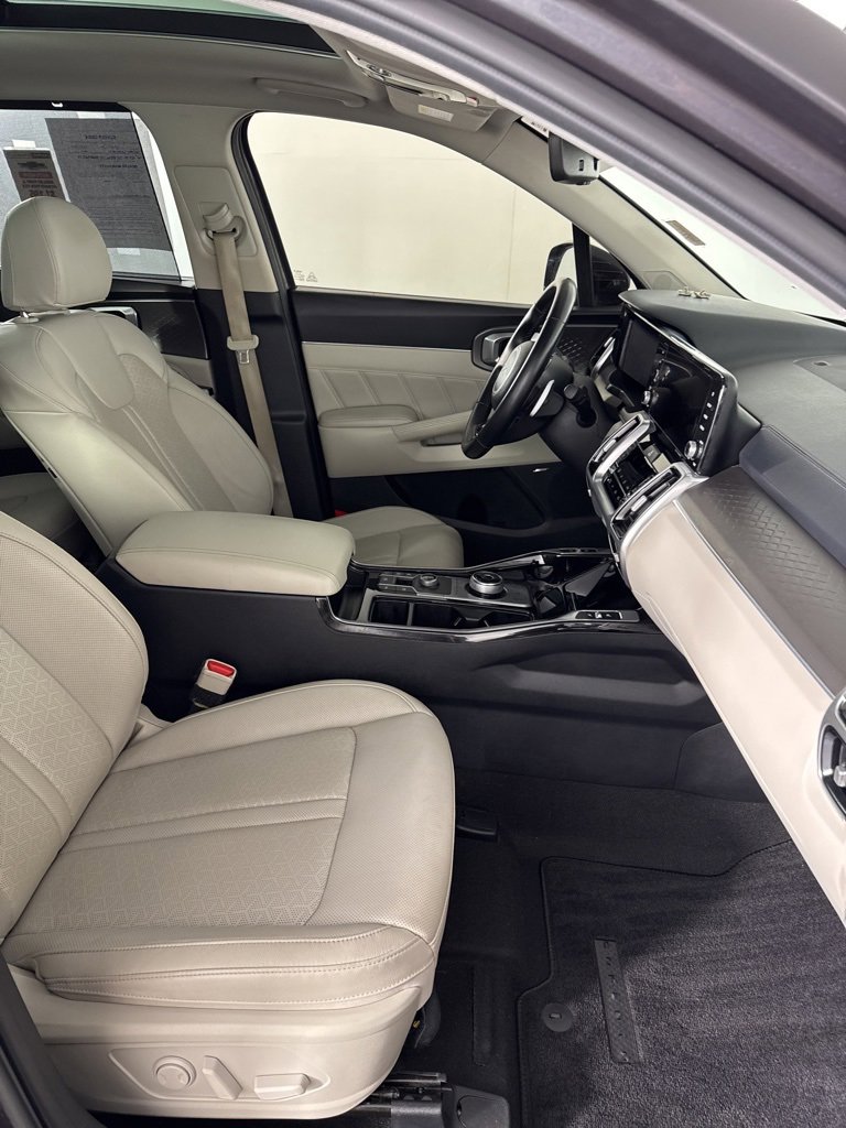 Used 2023 Kia Sorento SX Prestige w/ Panoramic Sunroof Package image 38
