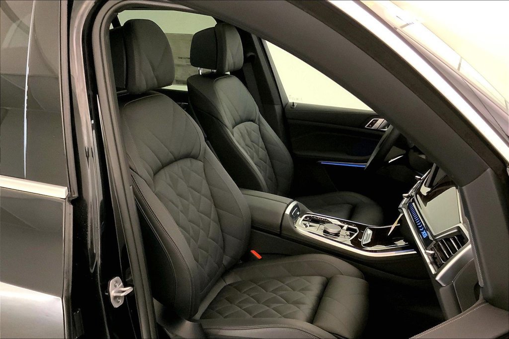 New 2026 BMW X5 xDrive50e w/ Climate Comfort Package AWD/4WD image 7