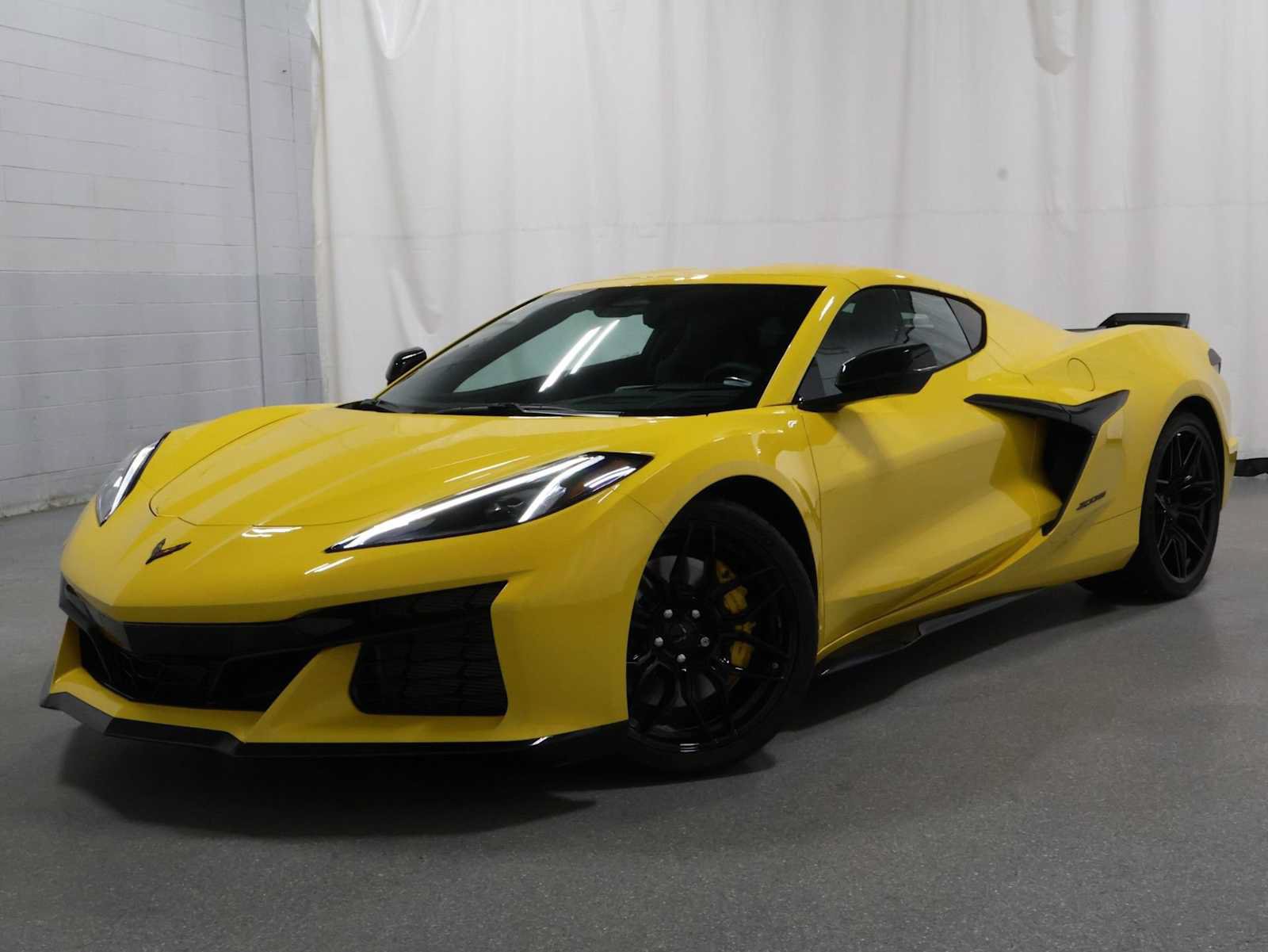 Used 2026 Chevrolet Corvette Z06 RWD image 1