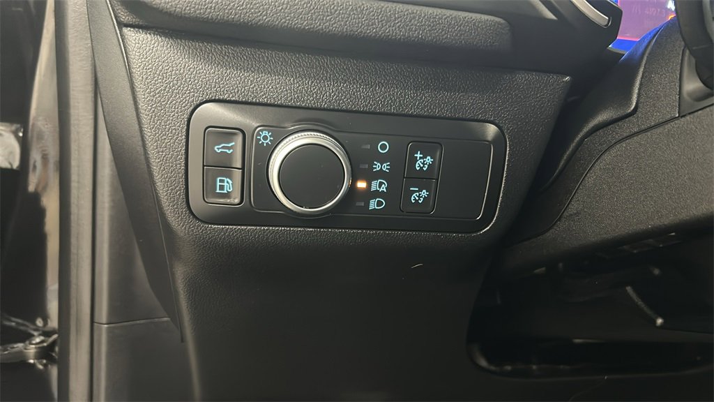 Used 2020 Ford Escape SE Sport image 25