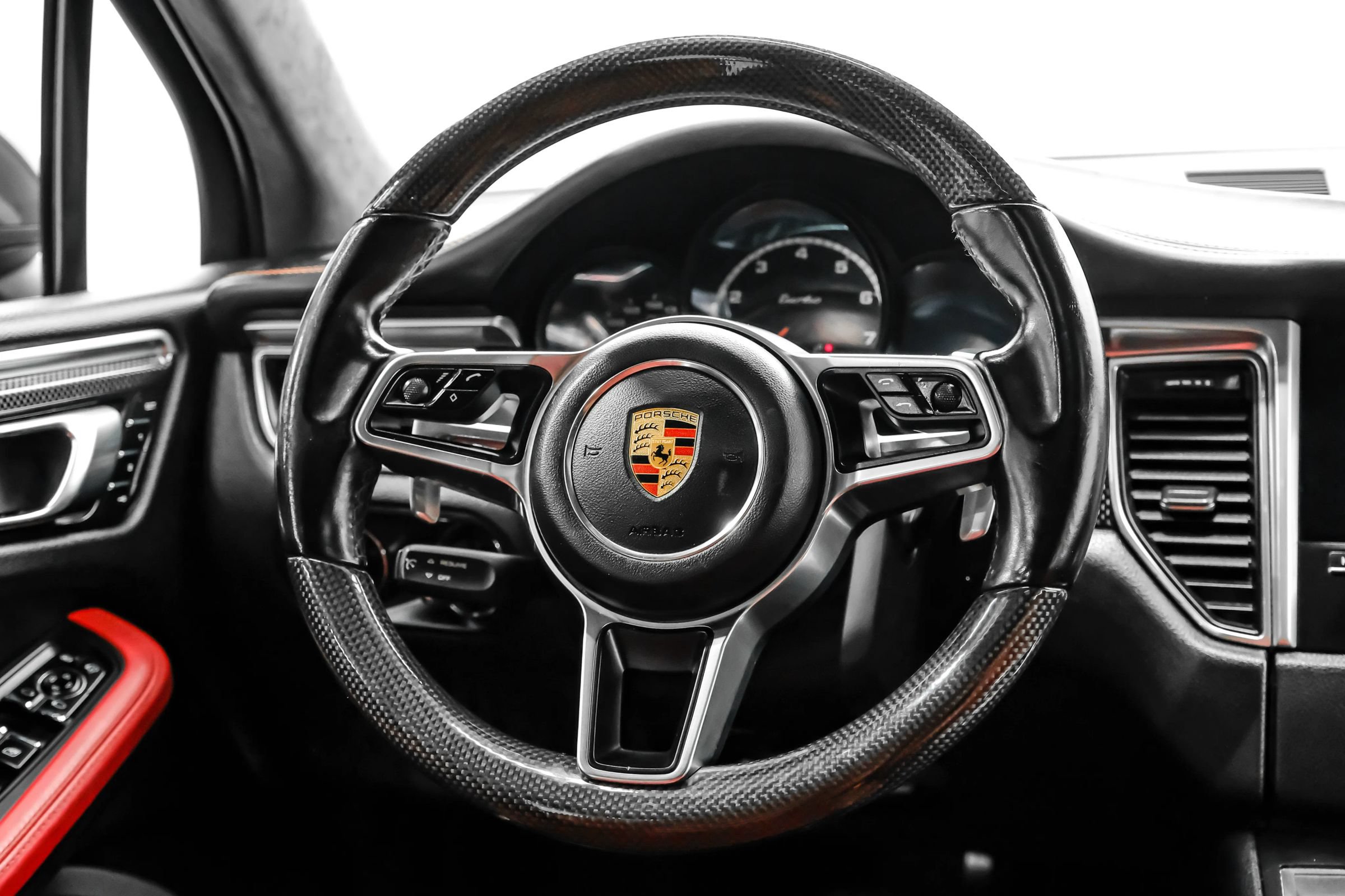 Used 2017 Porsche Macan Turbo AWD/4WD image 16