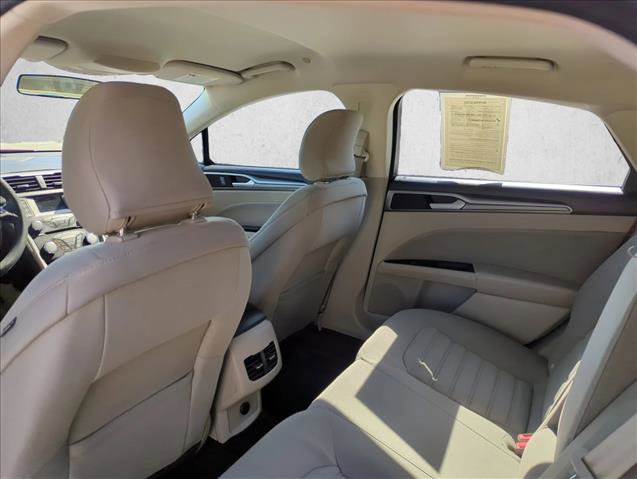 Used 2018 Ford Fusion SE FWD image 18