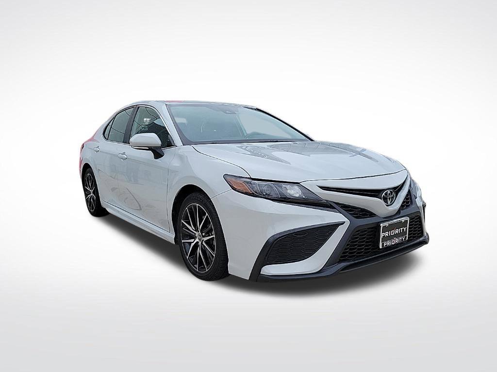 Used 2023 Toyota Camry SE FWD image 6