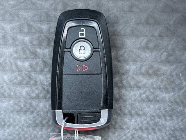 Used 2020 Ford Escape SE image 24