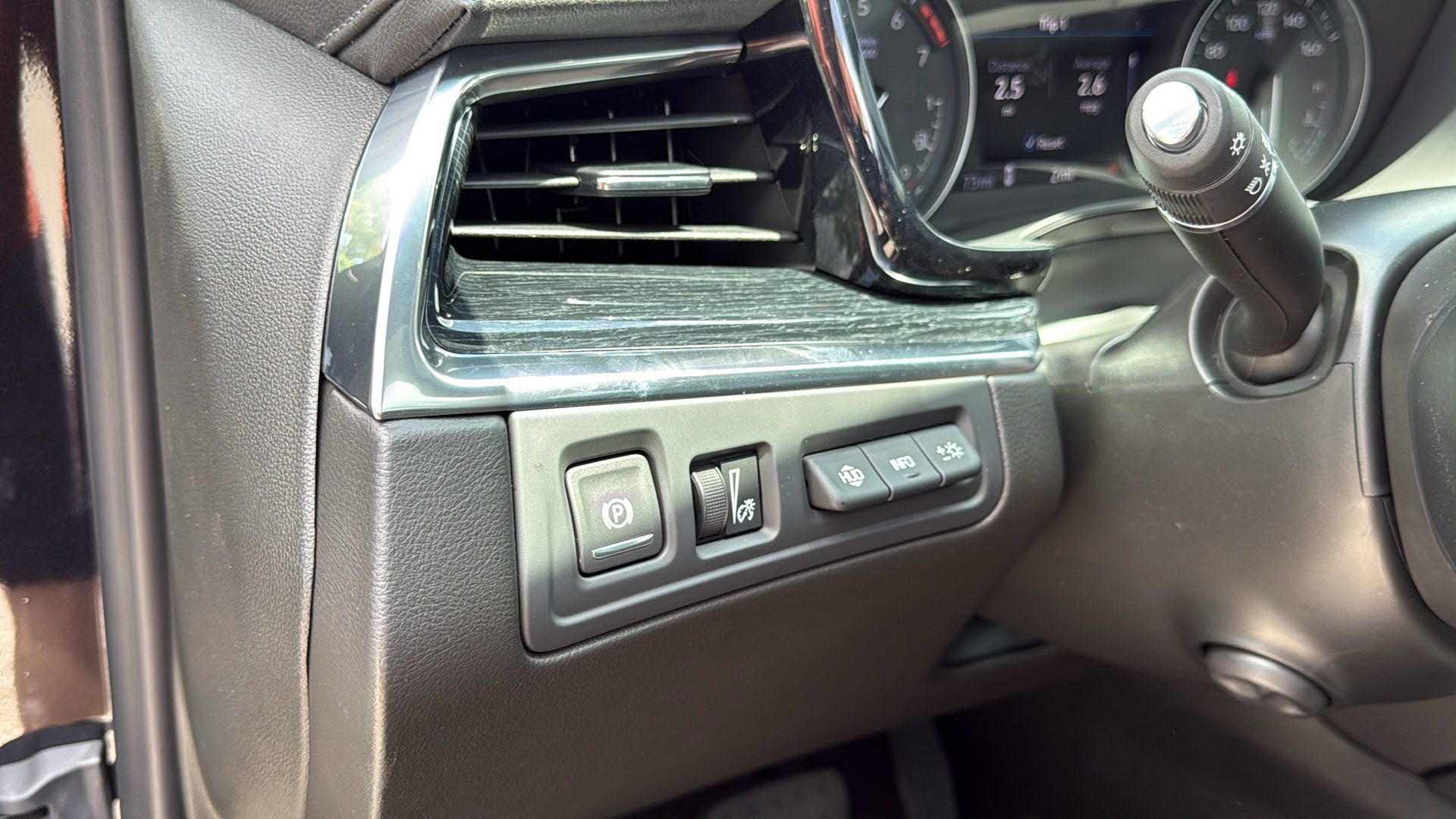 New 2026 Cadillac XT5 Premium Luxury w/ LPO, Floor Liner Package AWD/4WD image 13