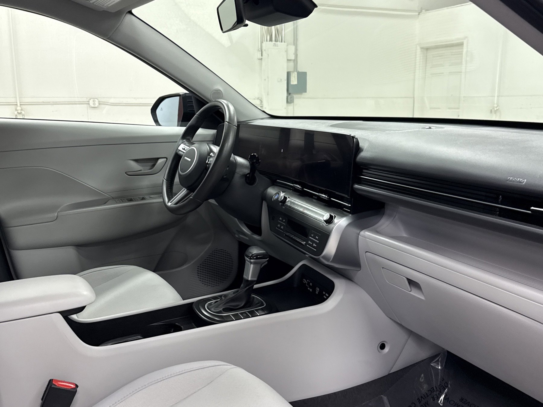 Used 2025 Hyundai Kona SEL image 22