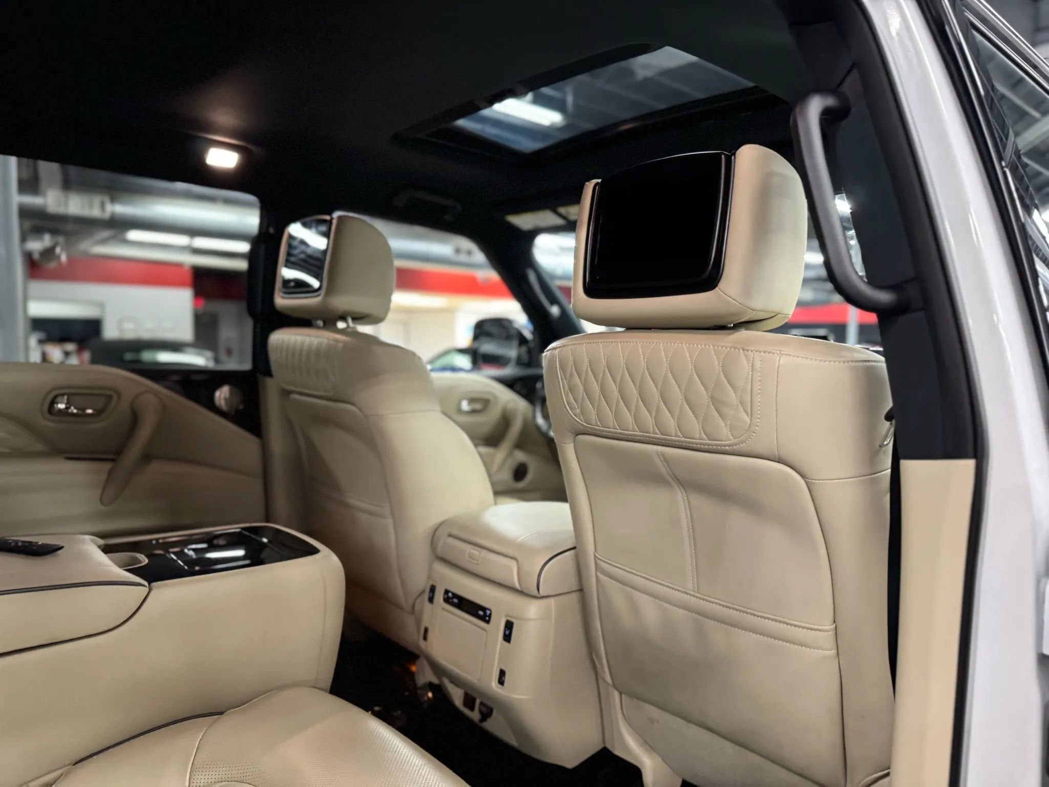 Used 2023 INFINITI QX80 Sensory w/ Cargo Package image 19